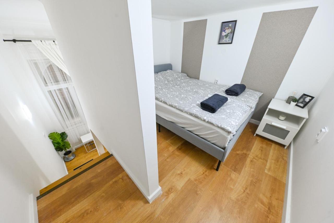 Charming Apartment In Damjanich Str., Lucas Budapest Exteriör bild