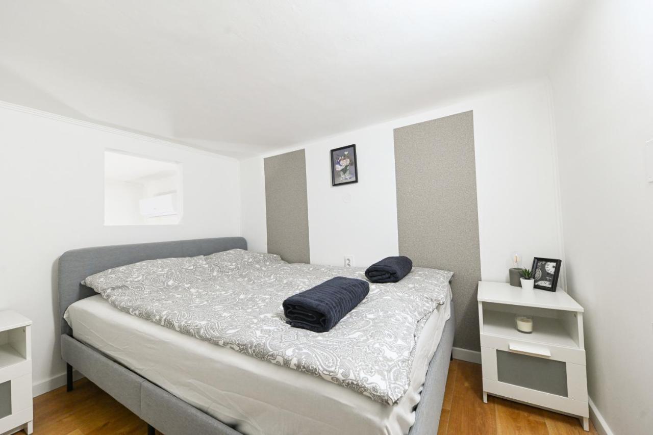 Charming Apartment In Damjanich Str., Lucas Budapest Exteriör bild