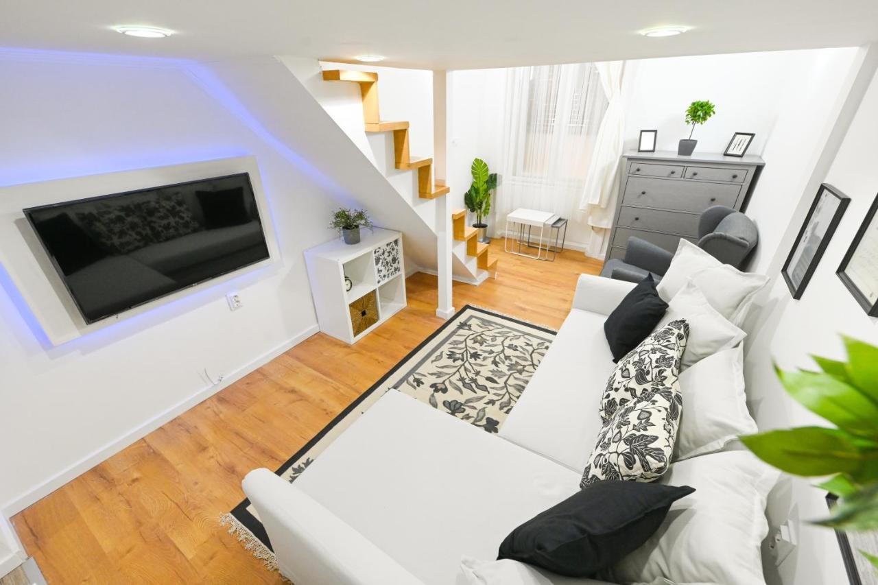 Charming Apartment In Damjanich Str., Lucas Budapest Exteriör bild