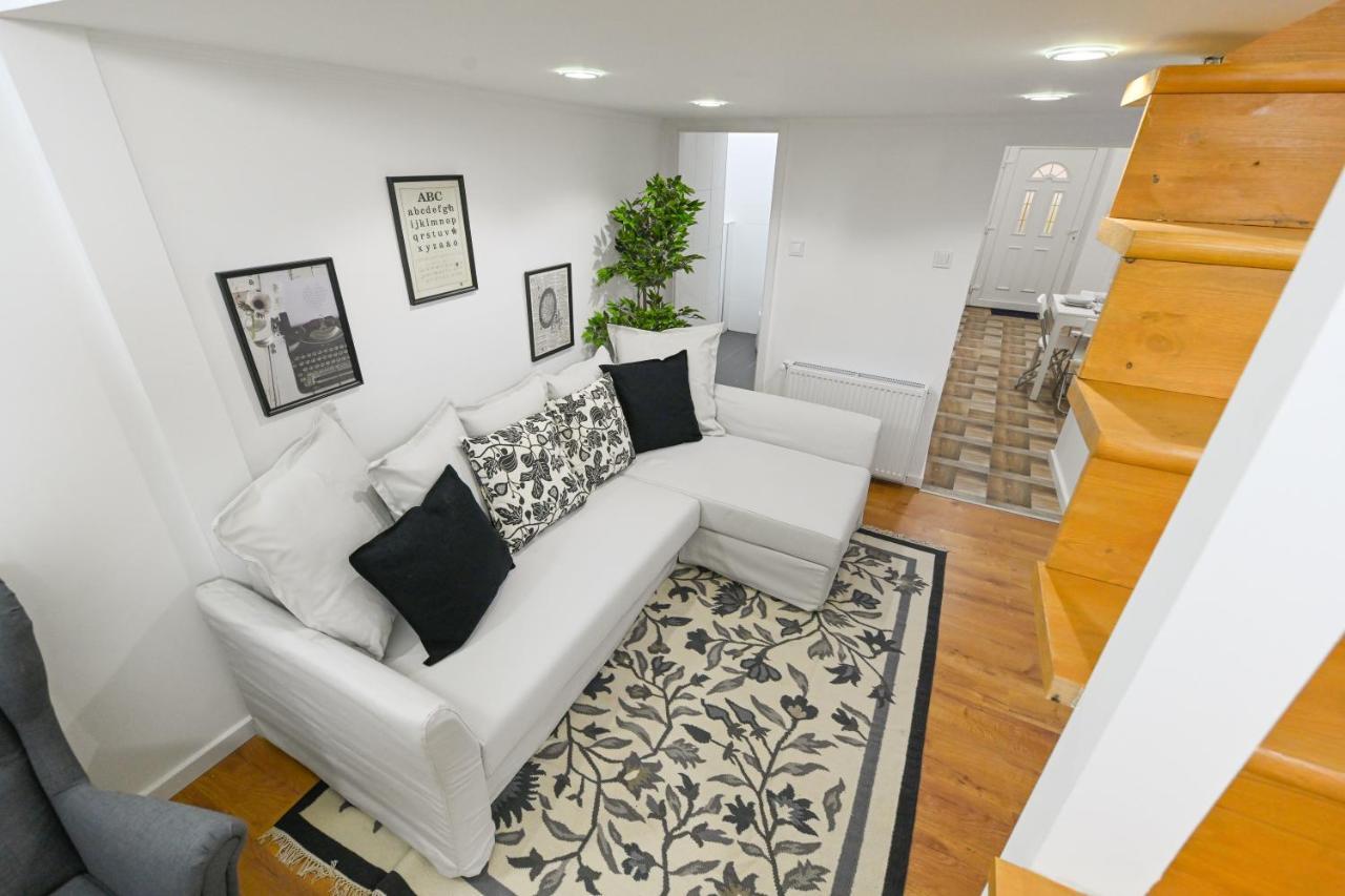 Charming Apartment In Damjanich Str., Lucas Budapest Exteriör bild
